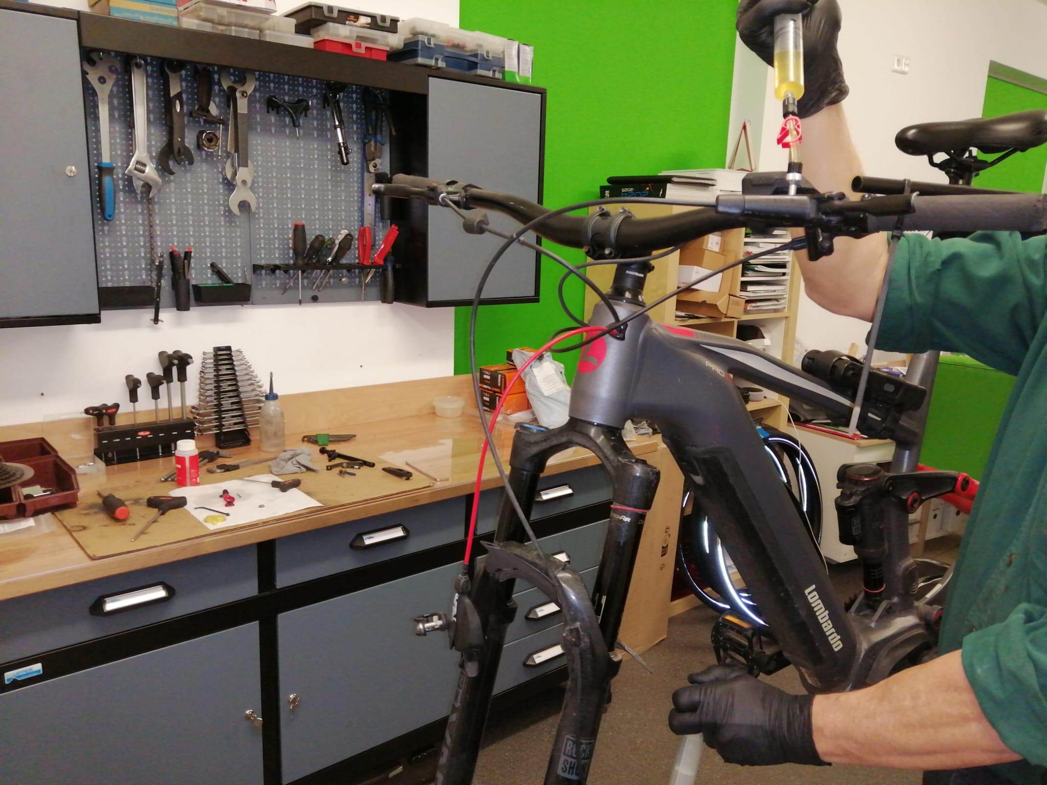 Professionelle Fahrradwerkstatt von Sorzio Bikes in Schopfheim